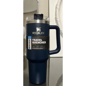 *used* but like new OG stanley 40 oz cup
